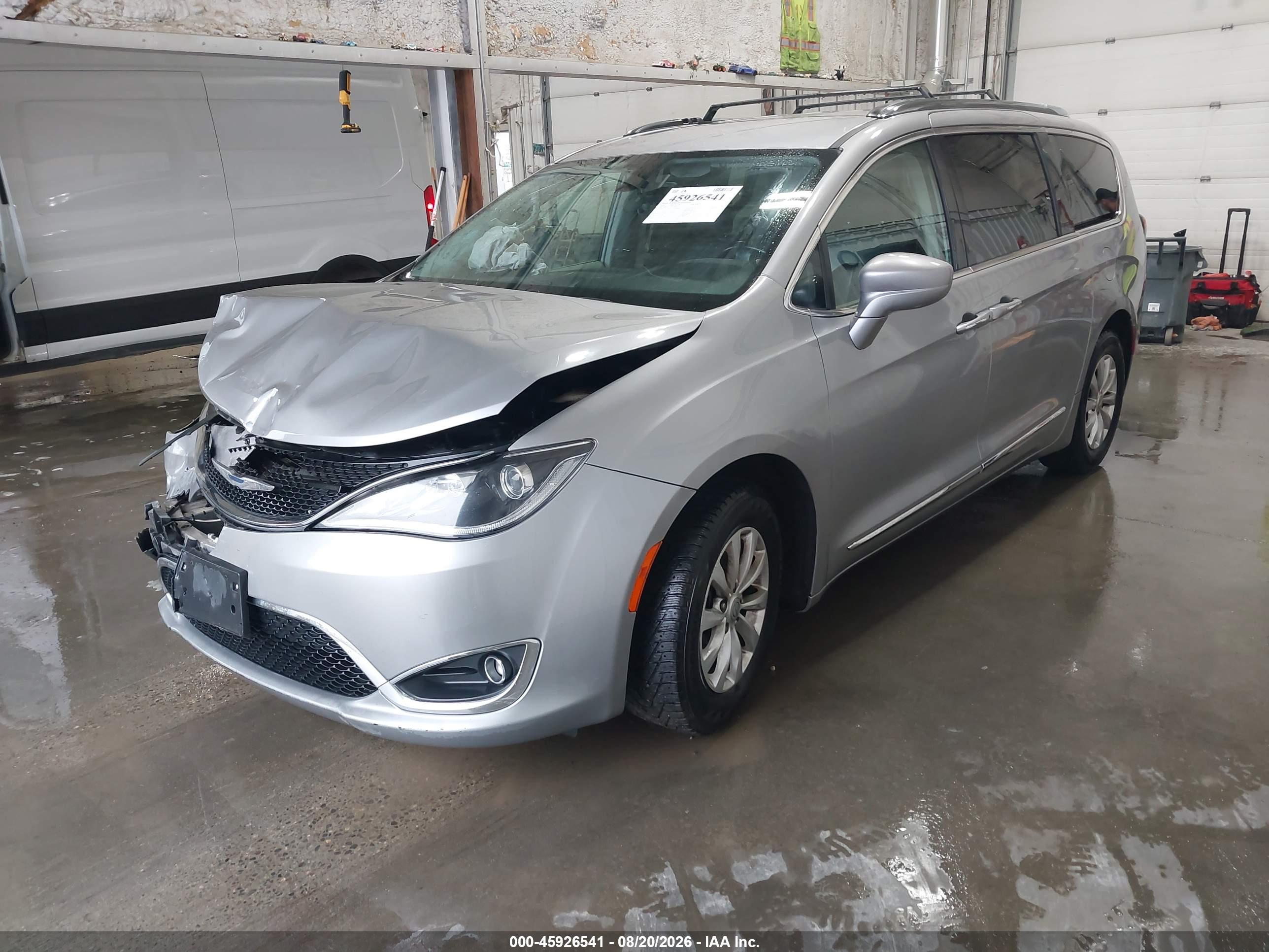 2018 CHRYSLER PACIFICA TOURING L — I2