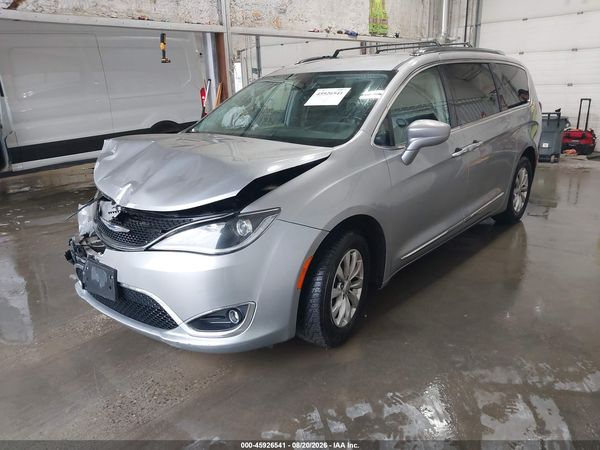 2018 CHRYSLER PACIFICA — I2