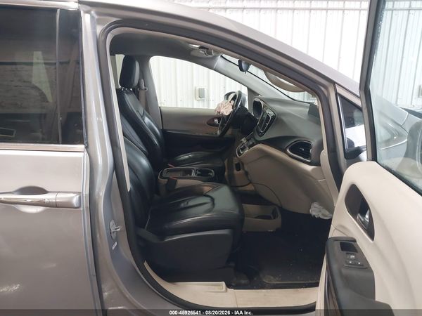 2018 CHRYSLER PACIFICA TOURING L — I5