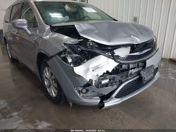 2018 CHRYSLER PACIFICA TOURING L — I6