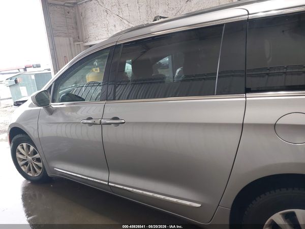 2018 CHRYSLER PACIFICA TOURING L — I117