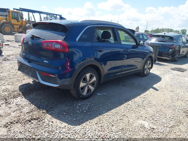 2017 KIA NIRO LX