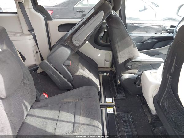 2013 DODGE GRAND CARAVAN SXT — I8