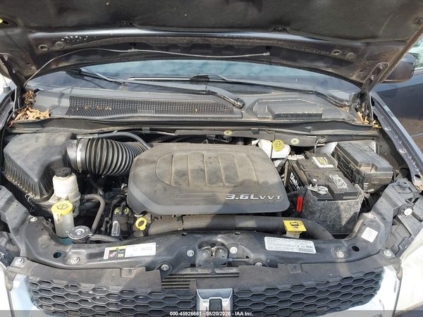 2013 DODGE GRAND CARAVAN SXT — I10
