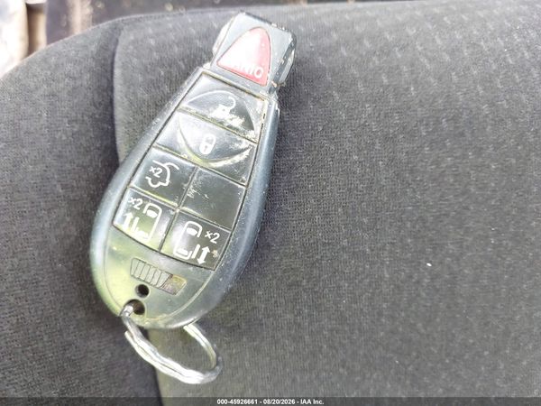 2013 DODGE GRAND CARAVAN SXT — I11