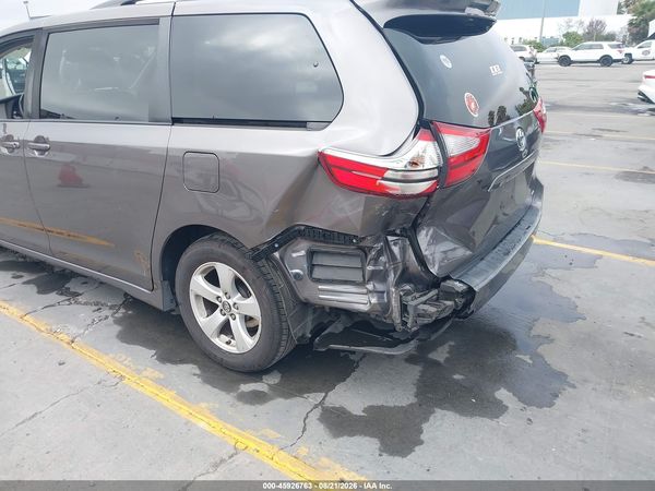 2019 TOYOTA SIENNA LE 8 PASSENGER — I6