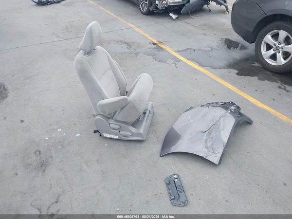 2019 TOYOTA SIENNA LE 8 PASSENGER — I13