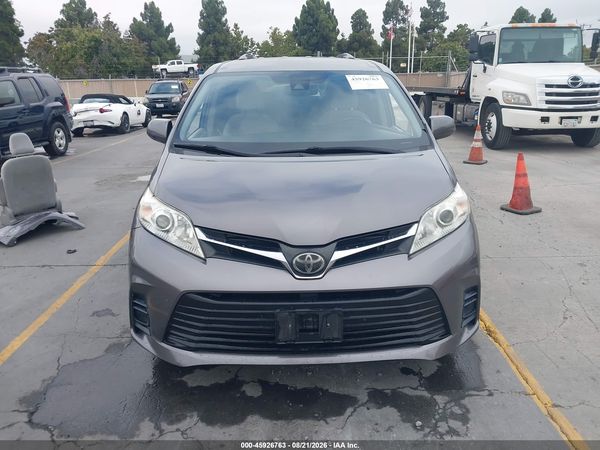 2019 TOYOTA SIENNA LE 8 PASSENGER — I115