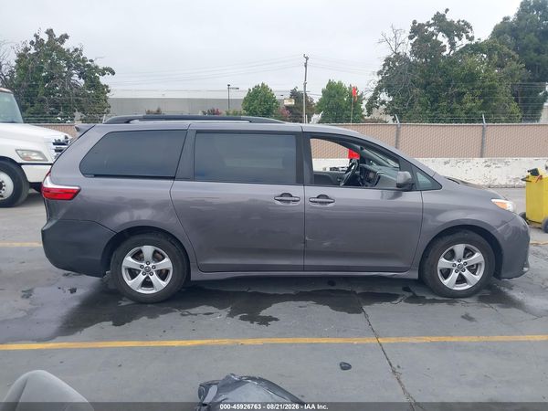 2019 TOYOTA SIENNA LE 8 PASSENGER — I116
