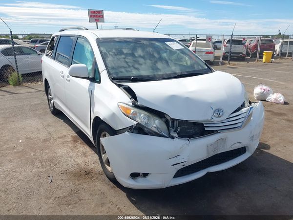 2016 TOYOTA SIENNA LE 8 PASSENGER