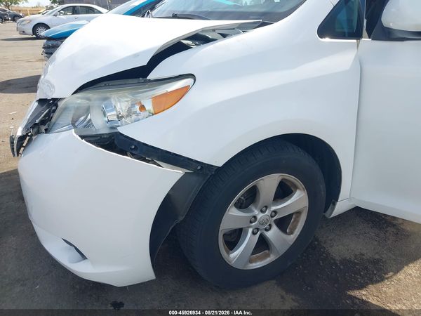 2016 TOYOTA SIENNA LE 8 PASSENGER
