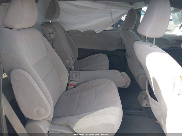 2016 TOYOTA SIENNA LE 8 PASSENGER