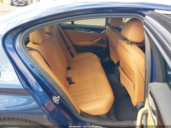 2022 BMW 530E — I8