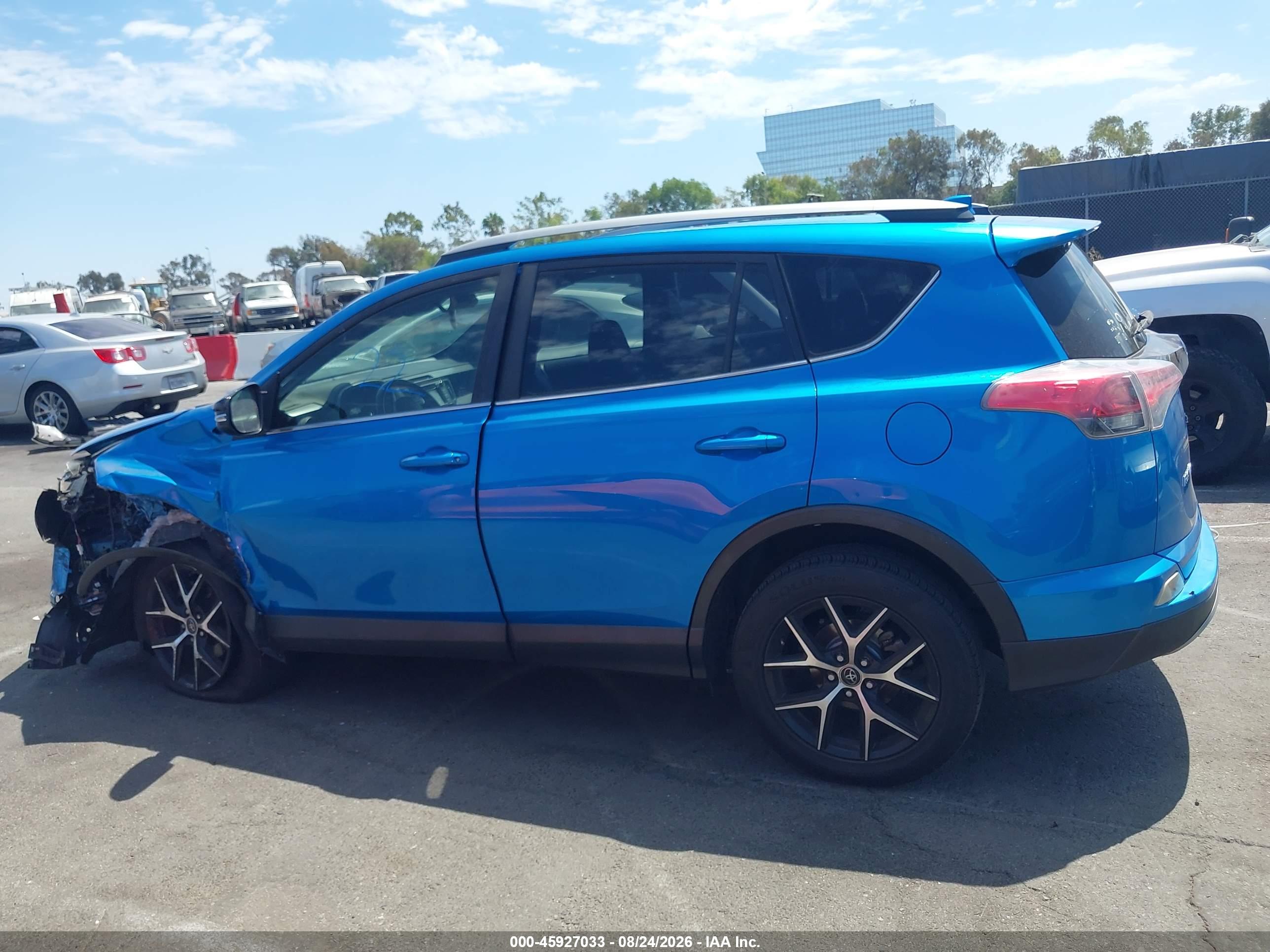2017 TOYOTA RAV4 SE
