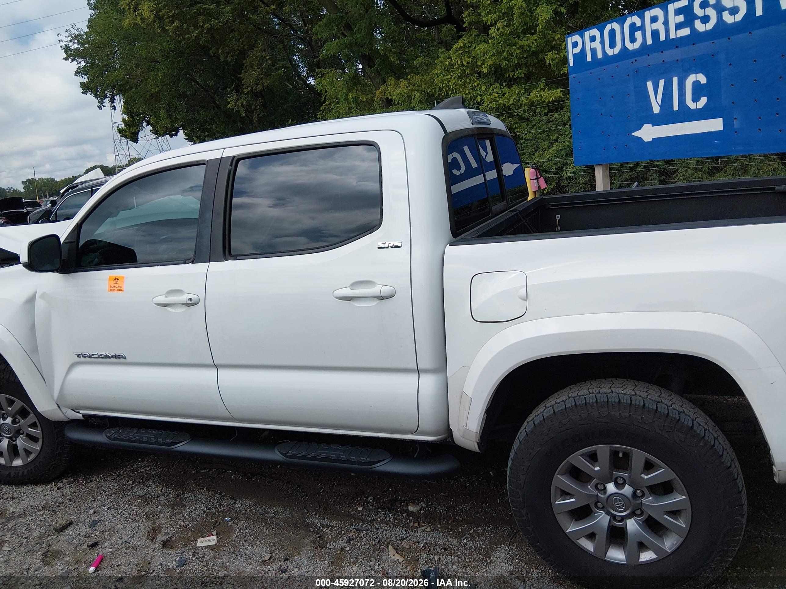 2017 TOYOTA TACOMA SR5 V6