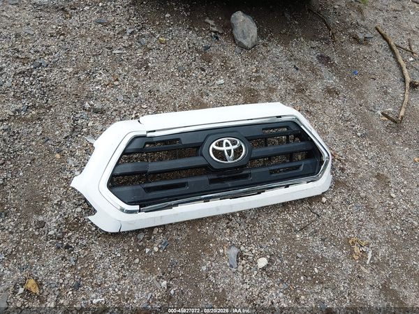 2017 TOYOTA TACOMA SR5 V6