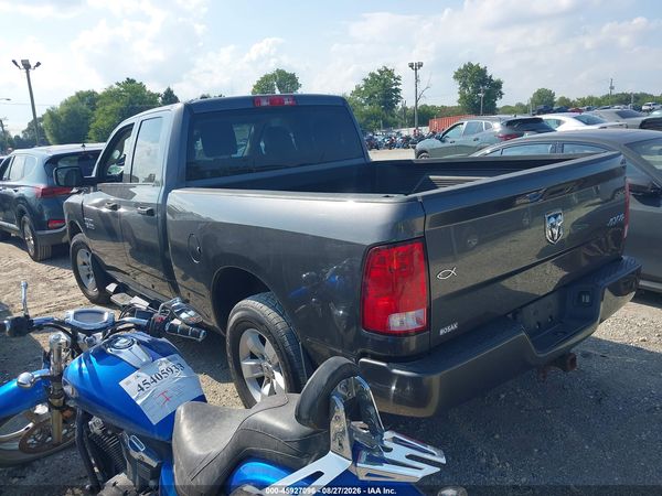 2017 RAM 1500 EXPRESS  4X4 6'4 BOX — I3