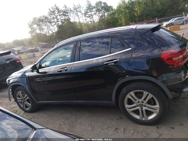 2020 MERCEDES-BENZ GLA 250 4MATIC — I117