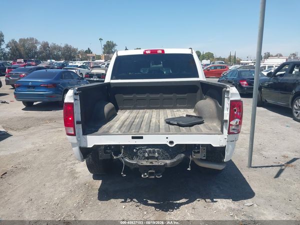 2022 RAM 1500 CLASSIC TRADESMAN  4X4 5'7 BOX