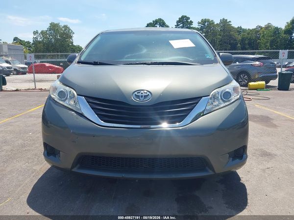2014 TOYOTA SIENNA LE V6 8 PASSENGER