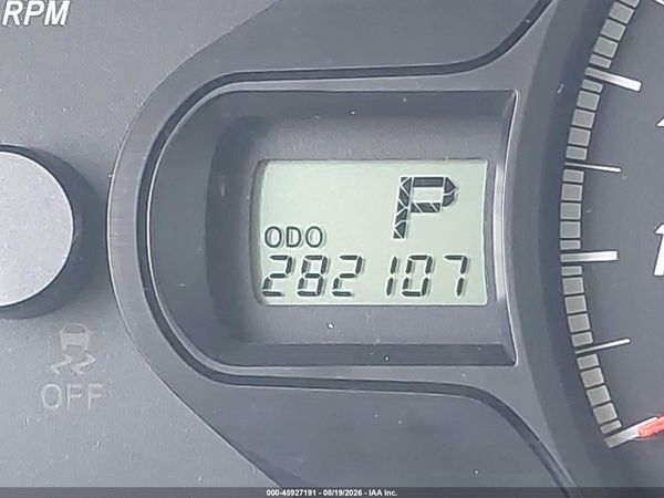 2014 TOYOTA SIENNA LE V6 8 PASSENGER
