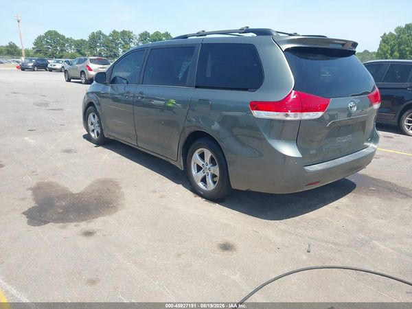 2014 TOYOTA SIENNA LE V6 8 PASSENGER