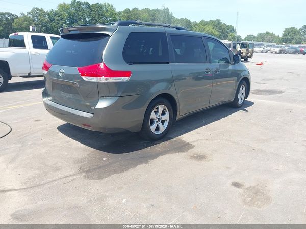 2014 TOYOTA SIENNA LE V6 8 PASSENGER