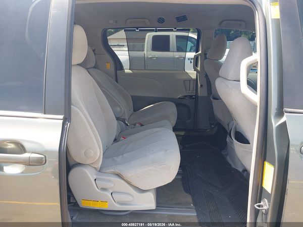 2014 TOYOTA SIENNA LE V6 8 PASSENGER