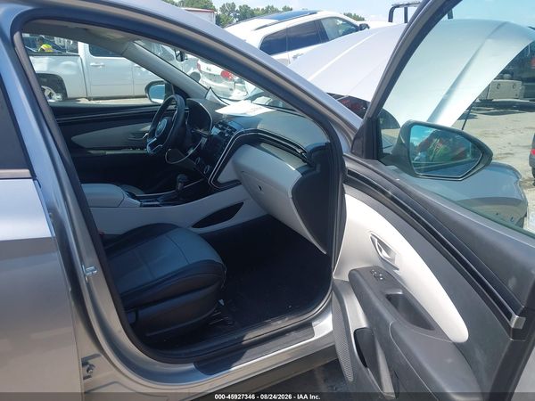 2022 HYUNDAI TUCSON SE