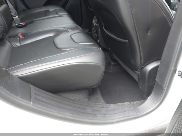 2019 JEEP CHEROKEE LATITUDE PLUS FWD