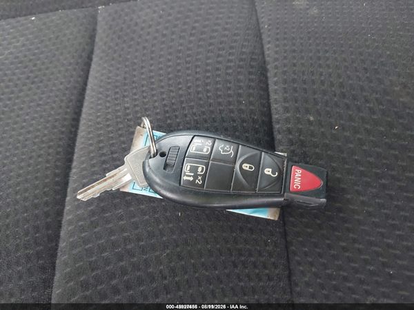 2012 DODGE GRAND CARAVAN SXT — I11