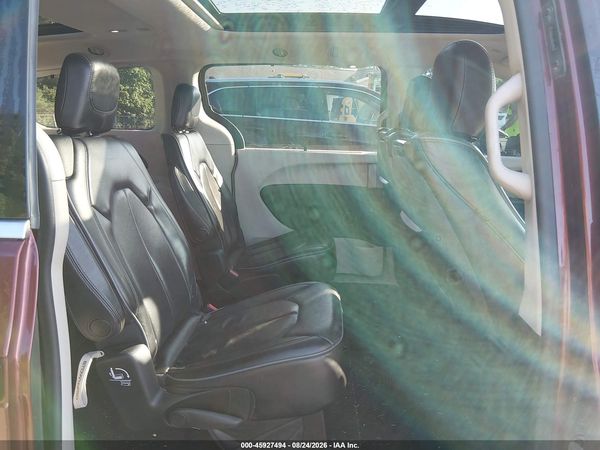 2018 CHRYSLER PACIFICA LIMITED — I8