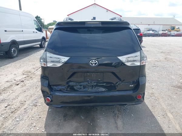 2013 TOYOTA SIENNA SE 8 PASSENGER
