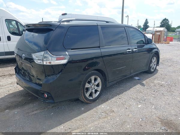 2013 TOYOTA SIENNA SE 8 PASSENGER