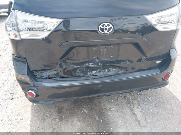 2013 TOYOTA SIENNA SE 8 PASSENGER