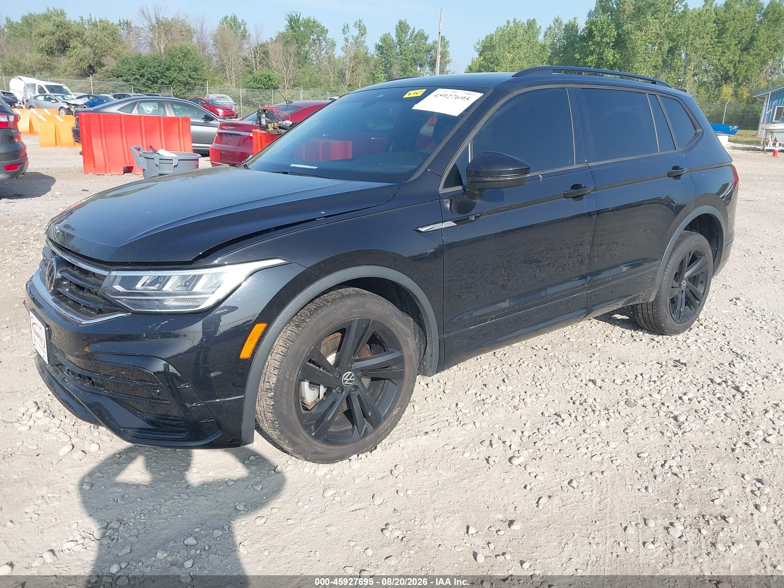2024 VOLKSWAGEN TIGUAN 2.0T SE R-LINE BLACK — I2