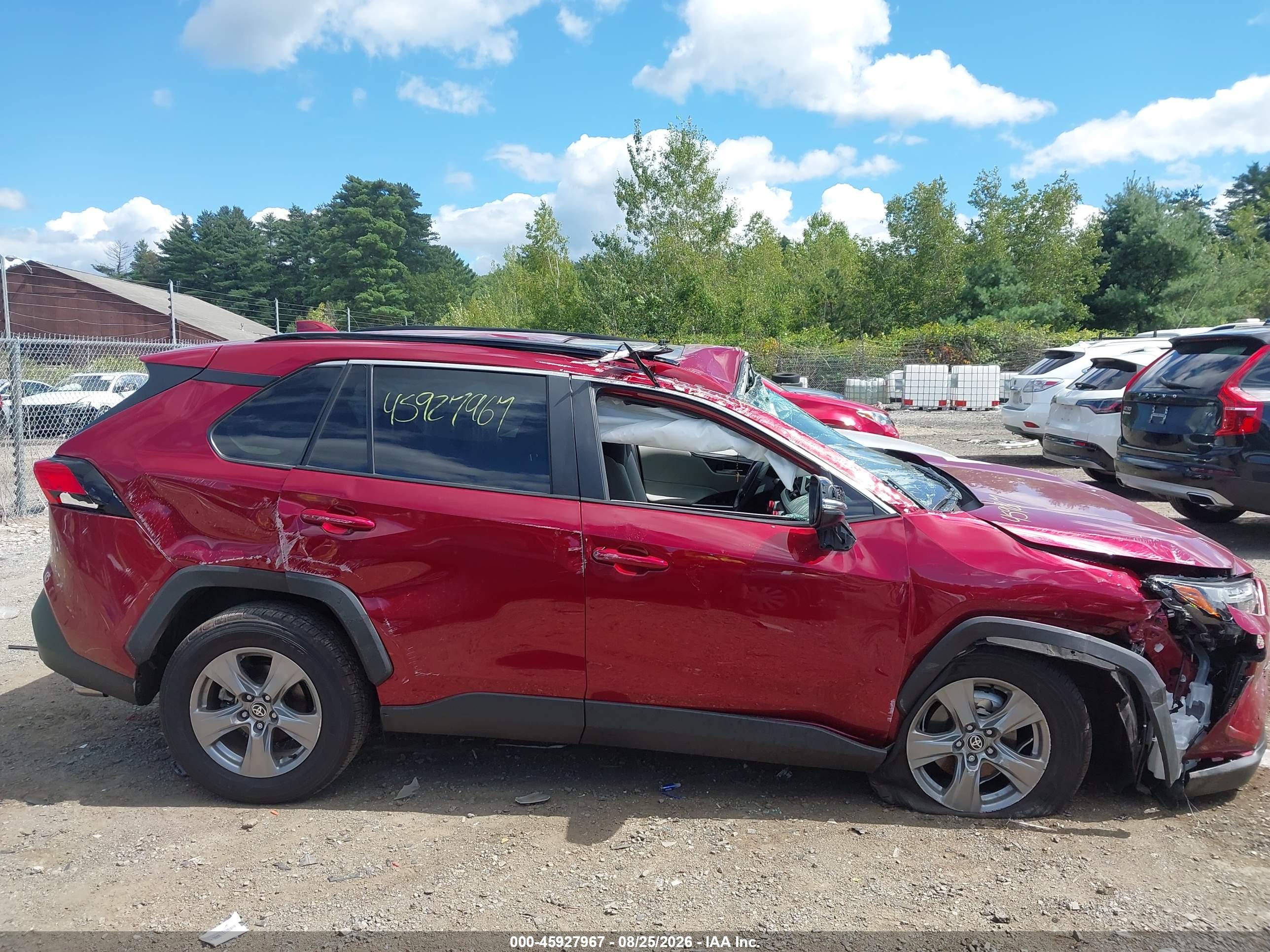 2025 TOYOTA RAV4 XLE