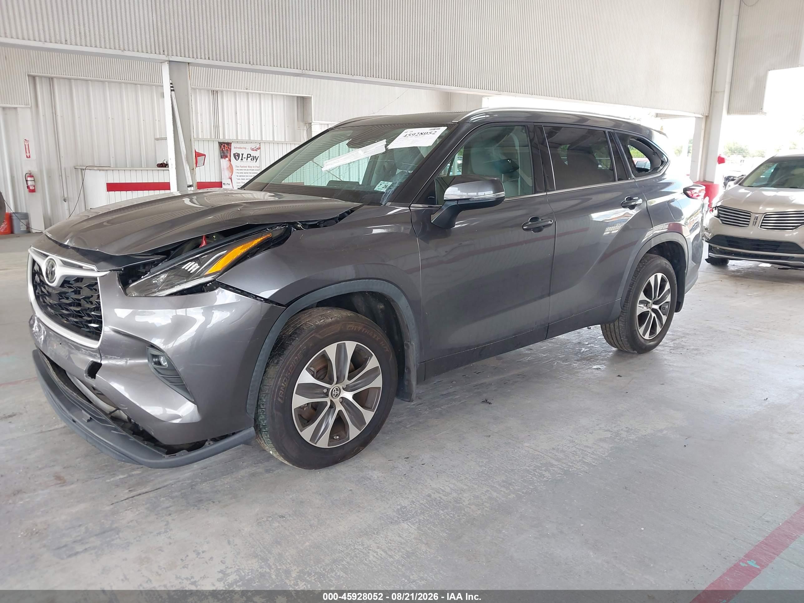 2021 TOYOTA HIGHLANDER XLE — I2