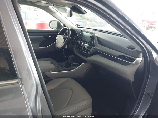 2021 TOYOTA HIGHLANDER XLE — I5