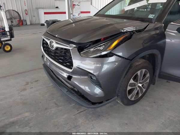 2021 TOYOTA HIGHLANDER XLE — I71