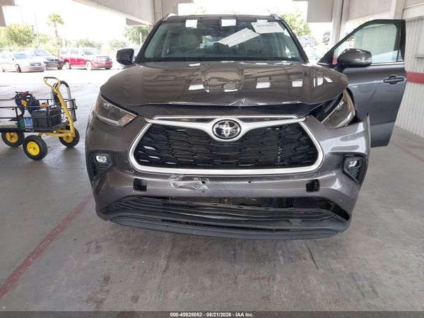 2021 TOYOTA HIGHLANDER XLE — I72