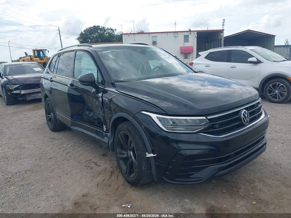 2023 VOLKSWAGEN TIGUAN 2.0T SE R-LINE BLACK — I1