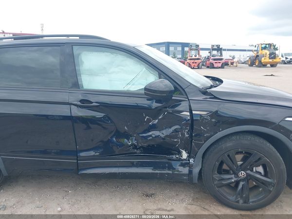 2023 VOLKSWAGEN TIGUAN 2.0T SE R-LINE BLACK — I6