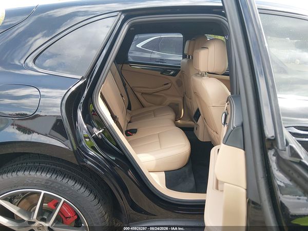2025 PORSCHE MACAN S — I8