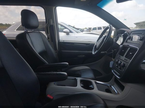 2017 DODGE GRAND CARAVAN SXT — I5