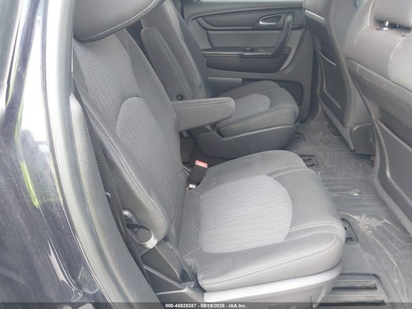 2016 CHEVROLET TRAVERSE LT — I8
