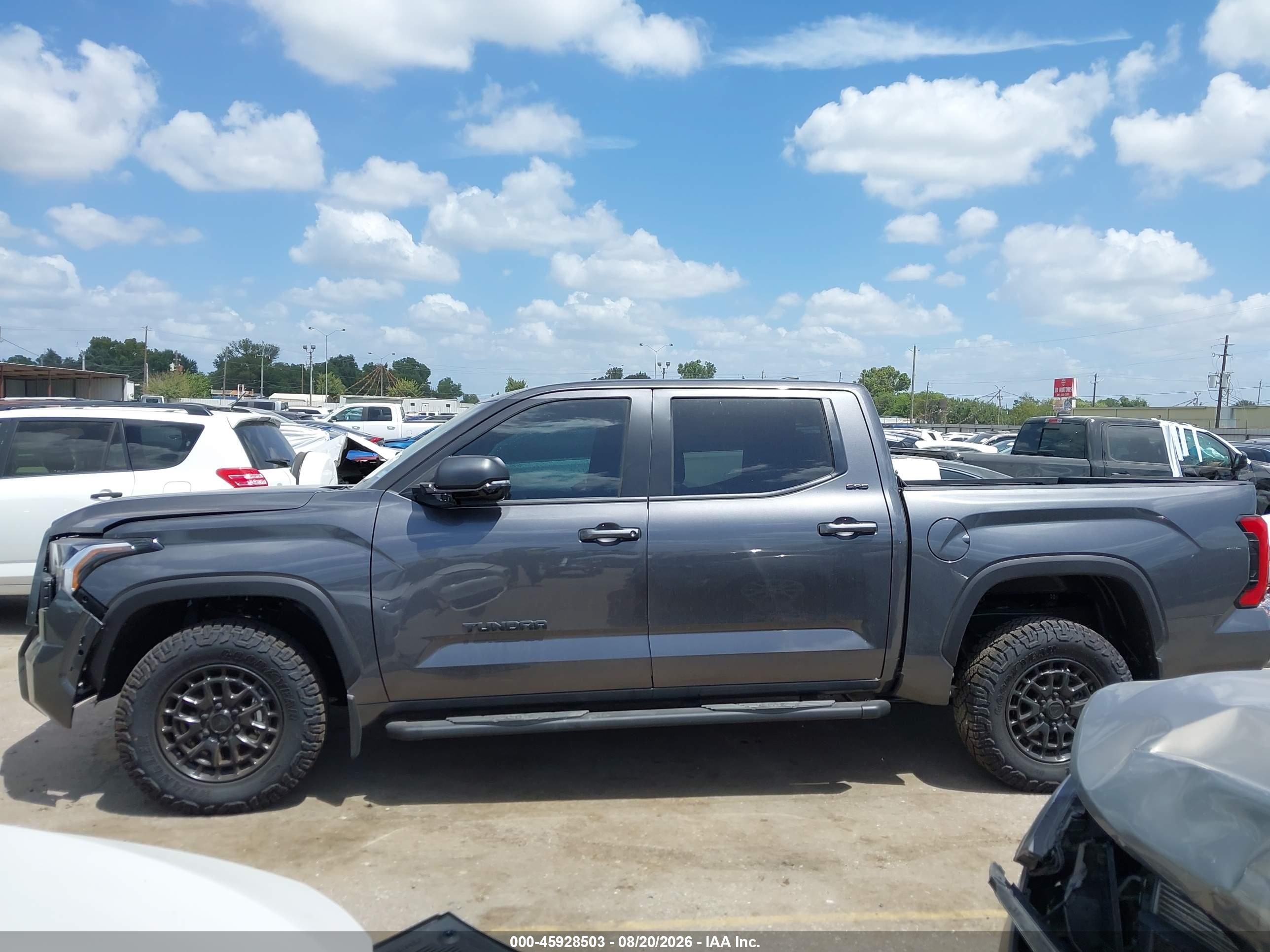 2026 TOYOTA TUNDRA SR5 CREWMAX 5.5' BED