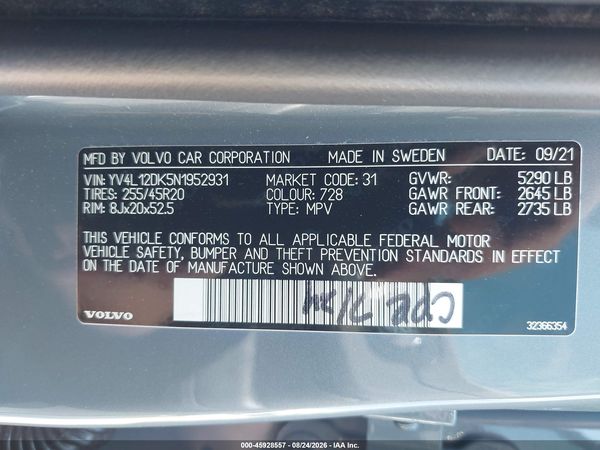 2022 VOLVO XC60 B5 MOMENTUM — I9