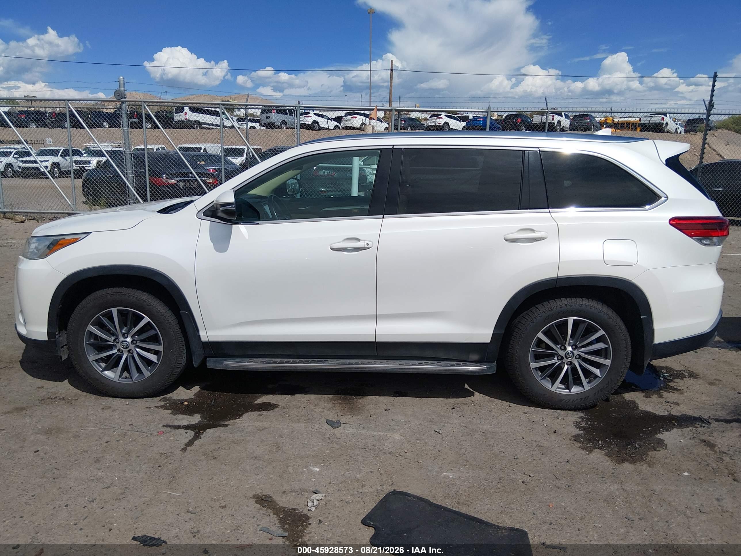 2019 TOYOTA HIGHLANDER XLE