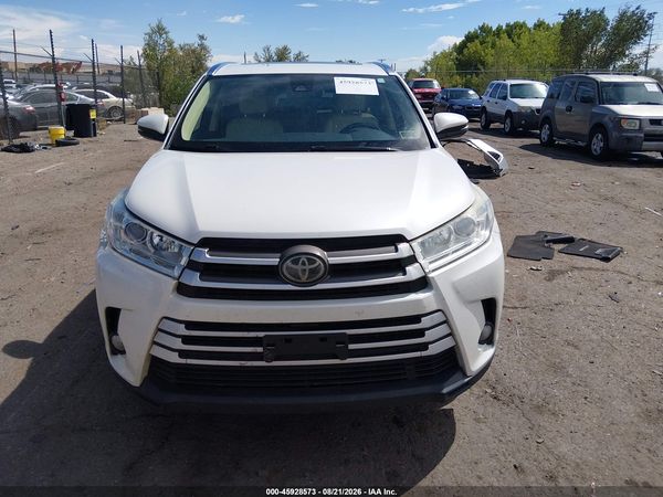 2019 TOYOTA HIGHLANDER XLE